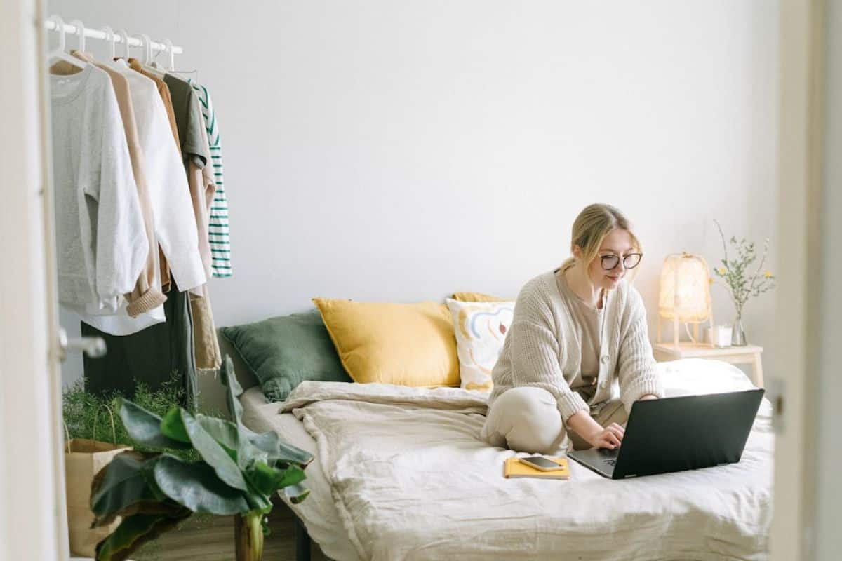 Easy Remote Jobs: 15 Work From Home Roles To Get Paid Well