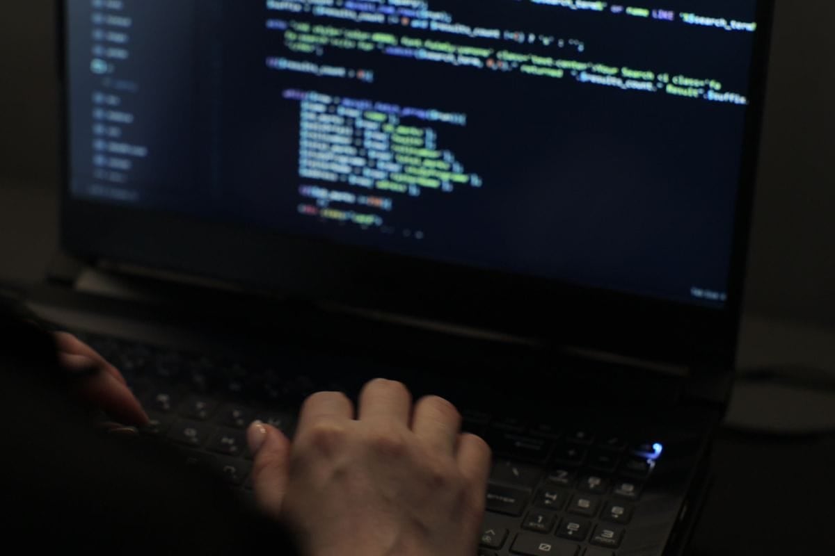 Revisión de DeepSeek: ¿Es la herramienta adecuada para usted?