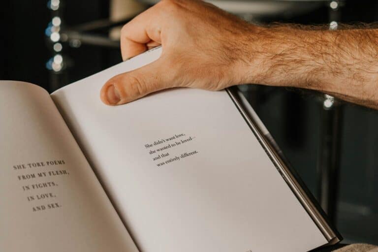 What Is a Free Verse Poem and How to Write One