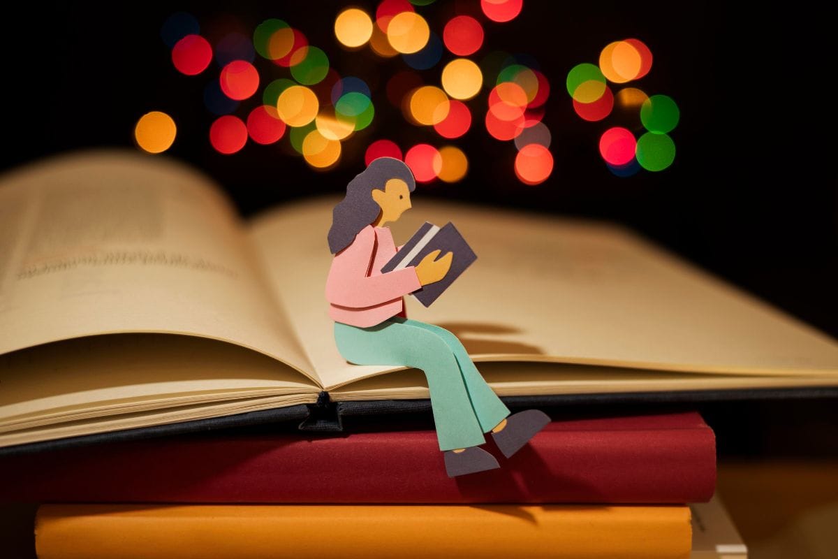 Natura morta di libri e immaginazione