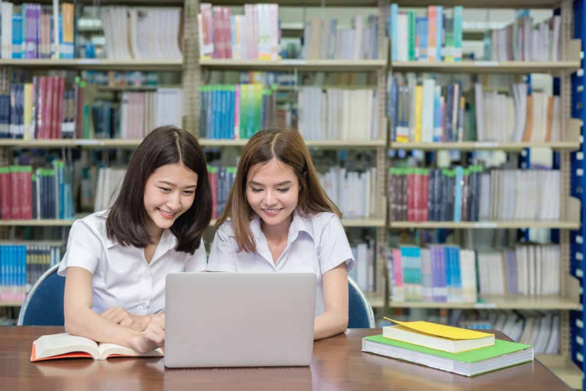Qu'est-ce qu'un pronom relatif ? Définition, liste et exemples