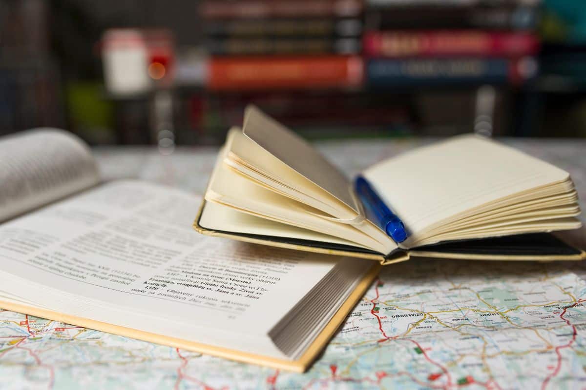 Belo guia e caderno de notas sobre o mapa