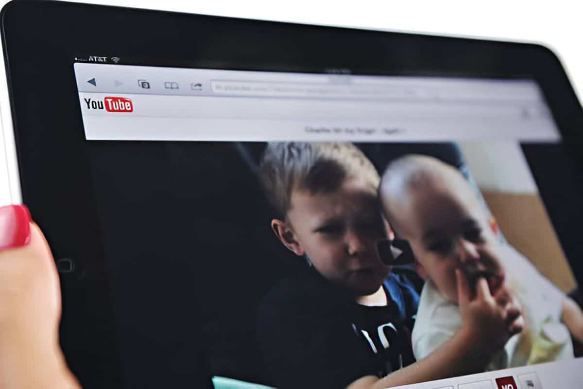 Cum vă economisește timp ghidul nostru de transcriere YouTube