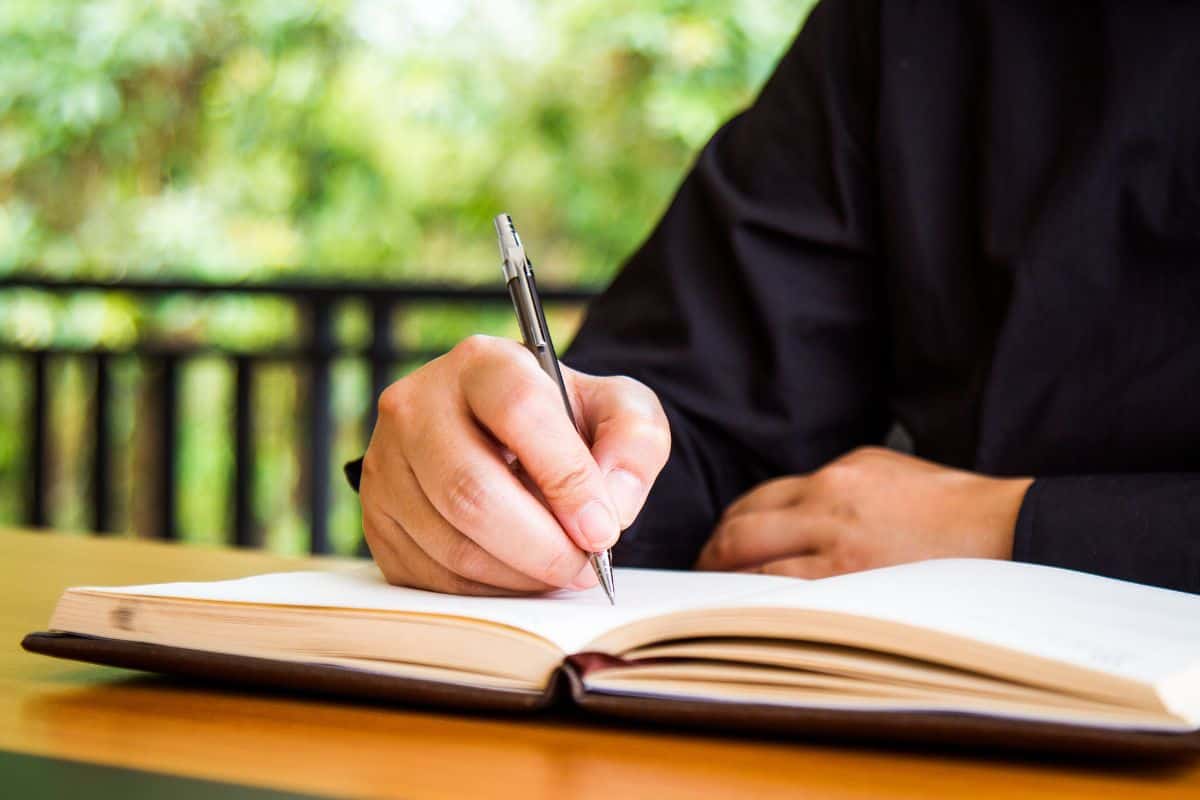 RyRob AI Review: Kann es die Erstellung von Inhalten beschleunigen?