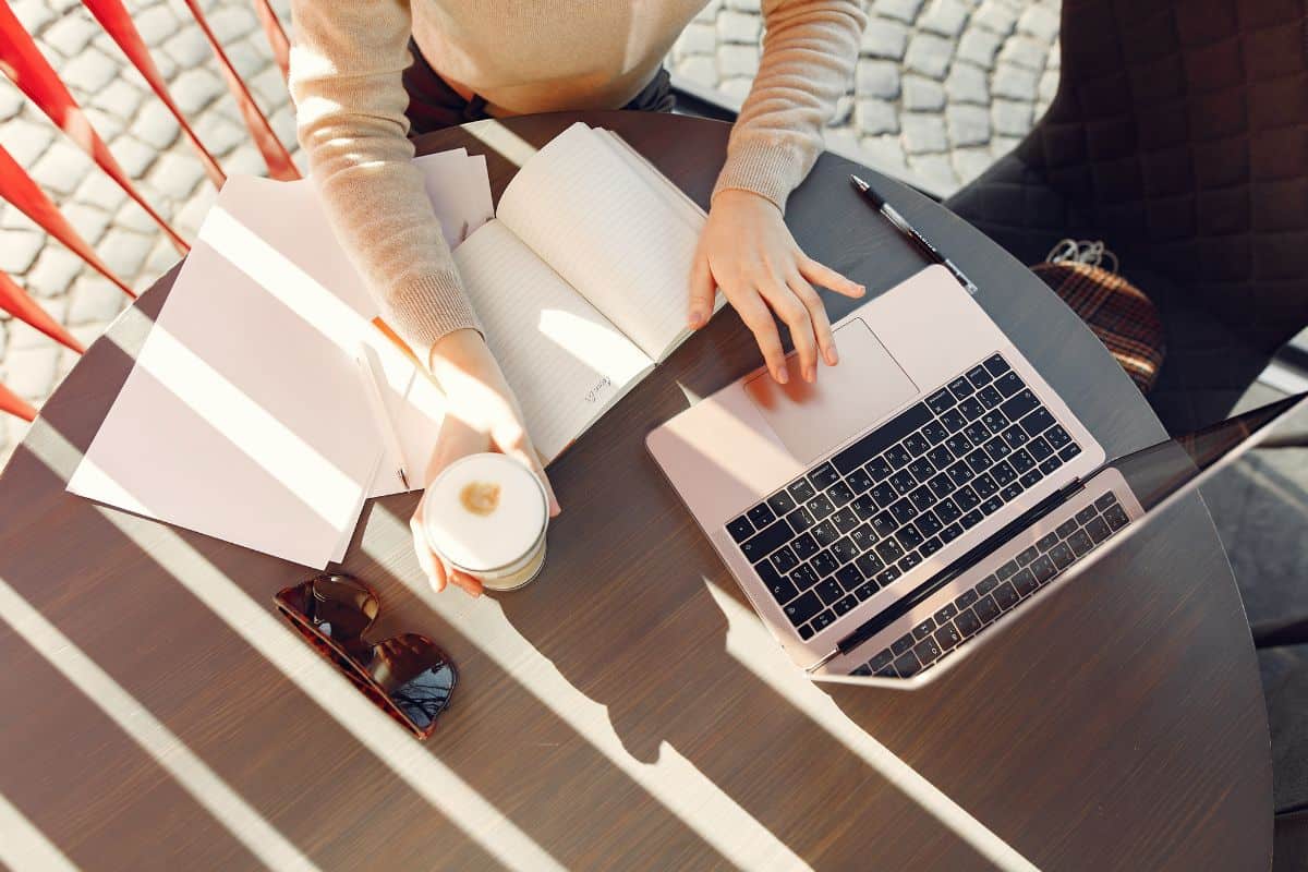 Plagiarism Checker: Grammarly vs. Turnitin – Which Wins?