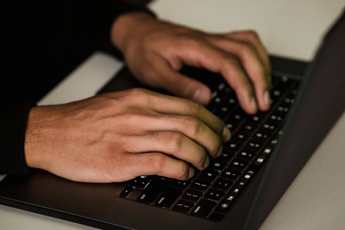 Обзор Grok AI: Плюсы, минусы и как использовать