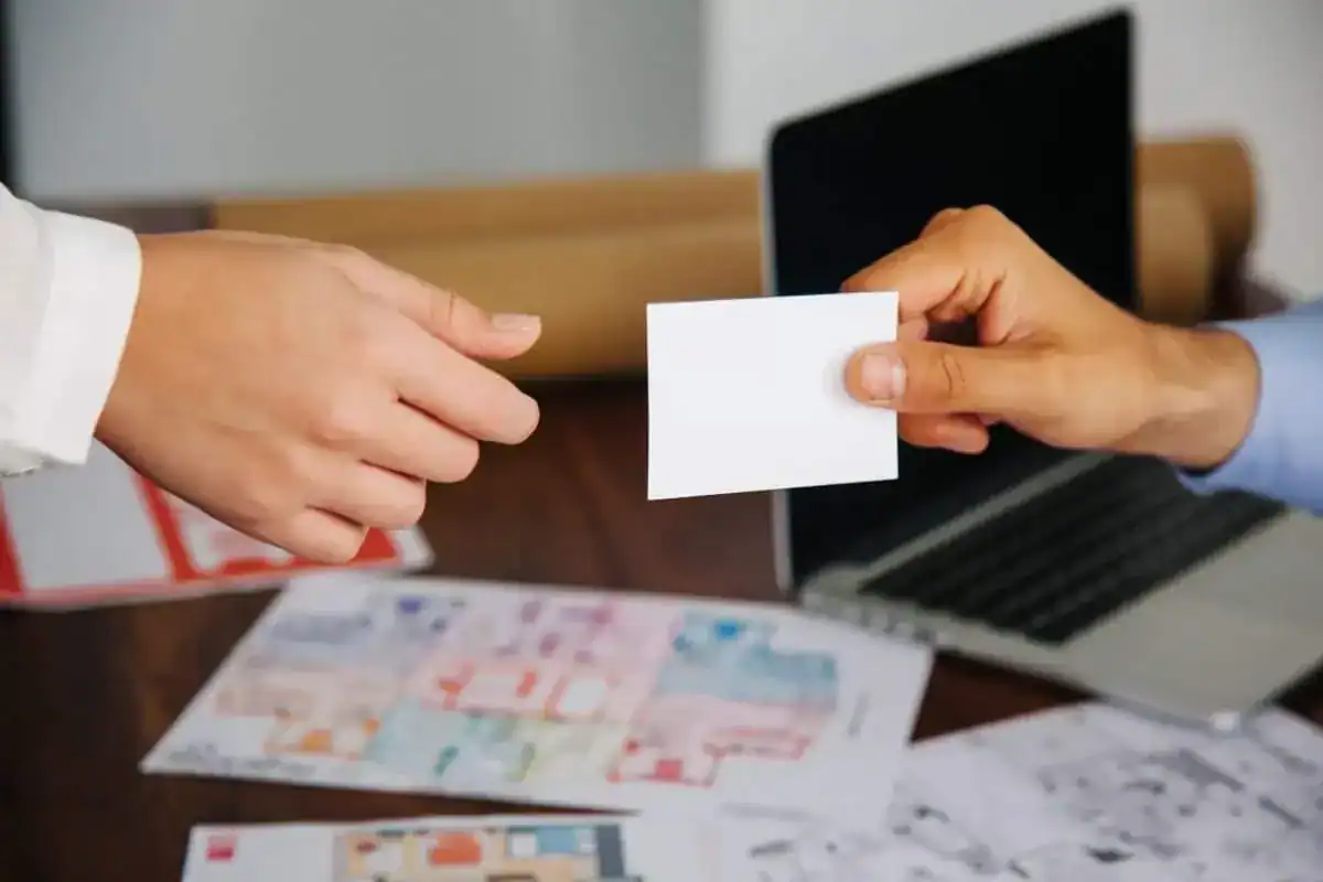 How to Make Business Cards That Stand Out