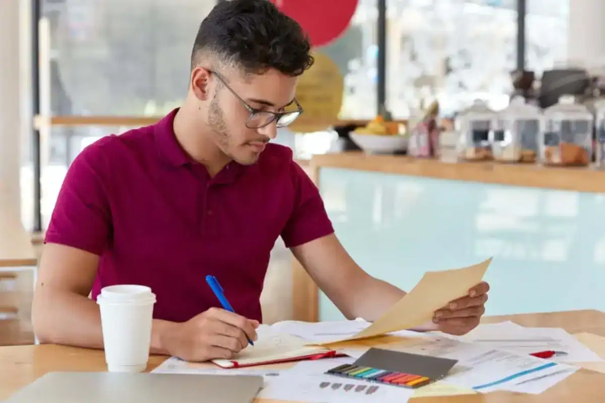 How to Write a Summary in 3 Steps: Tips and Practical Examples