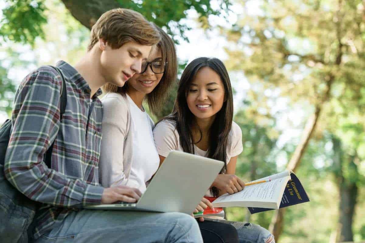 Cosa sono le congiunzioni? Guida grammaticale completa + elenco