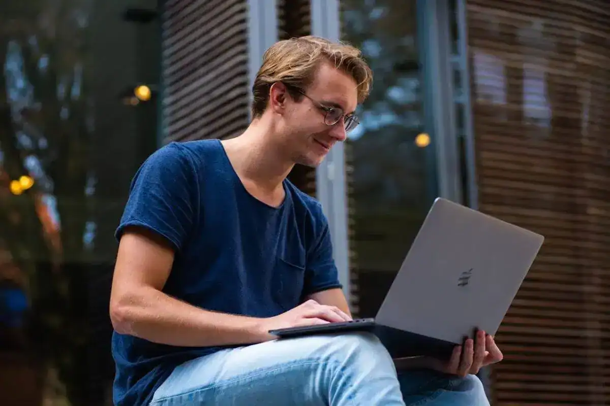Como escrever uma redação para a faculdade: Passo a passo + exemplos