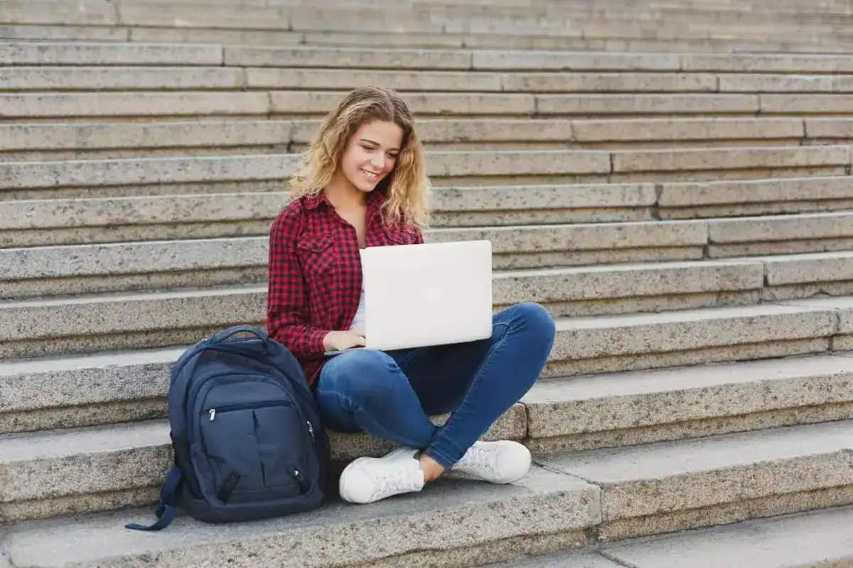 Come scrivere un saggio di sintesi: Esempi + Struttura
