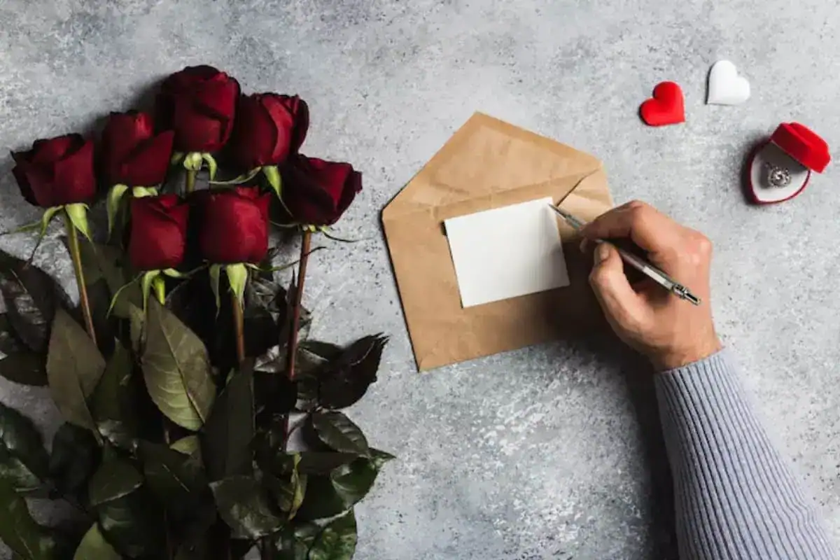 How to Write a Love Letter for Her [+50 Examples]
