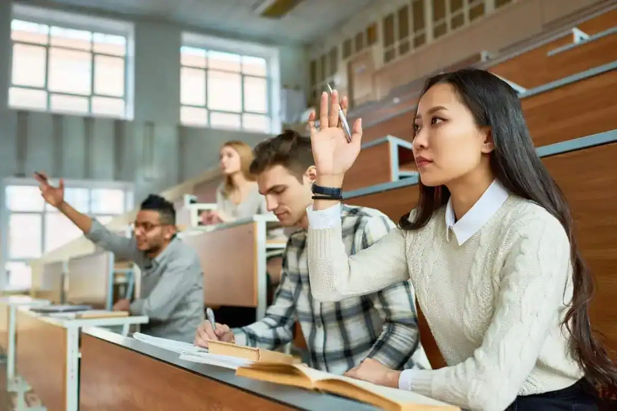 What Is a Class Act? Definition, Uses & Examples