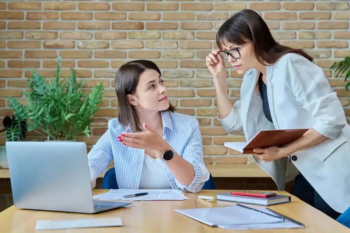 Contegno: Definizione, significato ed esempi