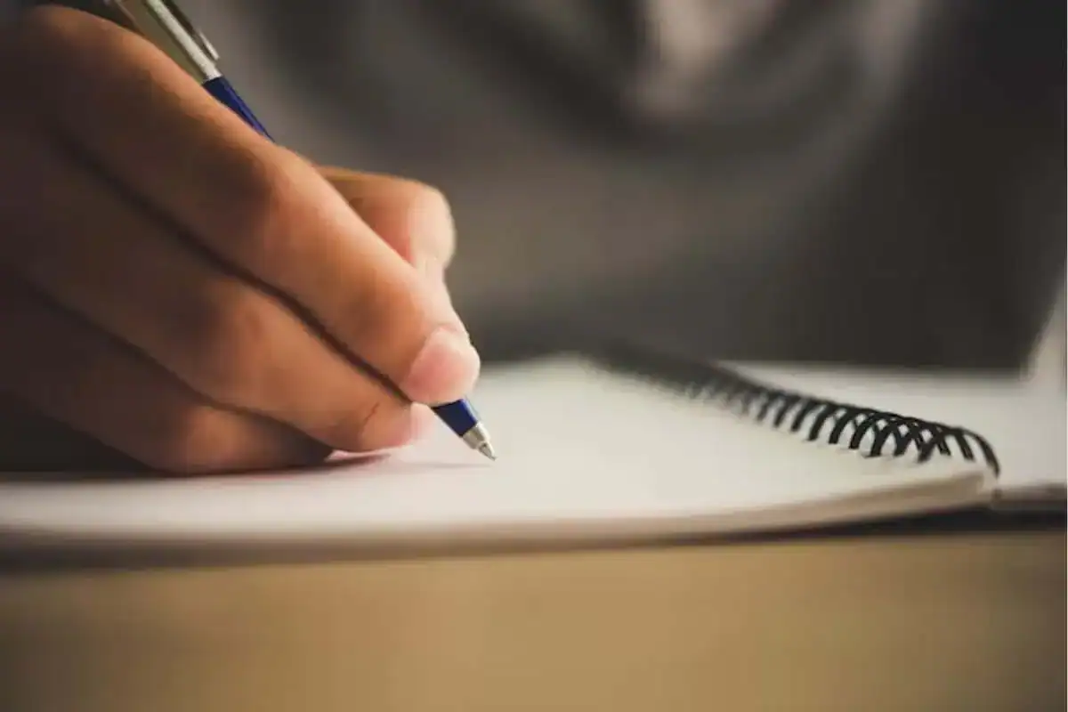 Comment écrire à la troisième personne : Un guide pas à pas