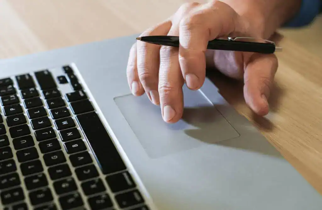 Como identificar textos gerados por IA: como verificar se um texto foi escrito por IA em 2026 Como verificar se um texto foi escrito por IA